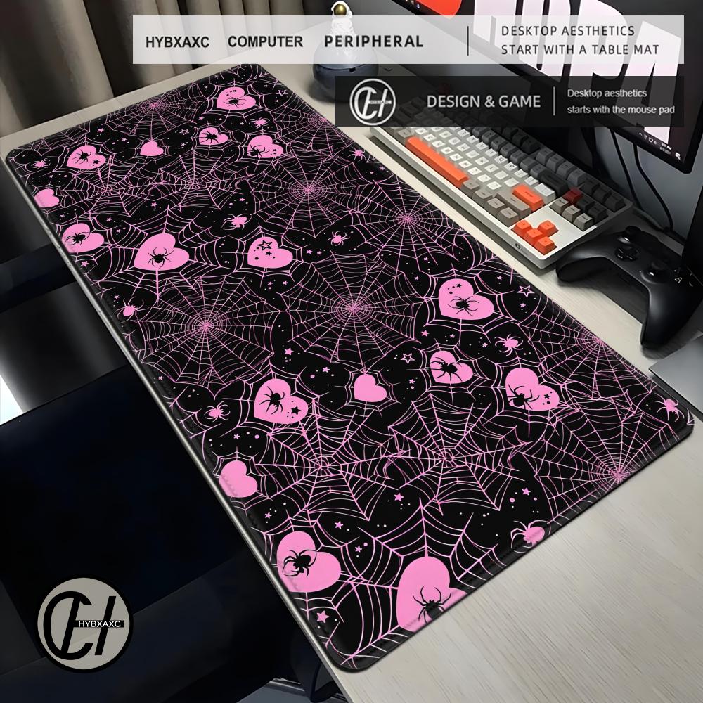 Office And Tech - 90x40 ホワイトまたはピンクのスパイダーウェブハートデスクマット パステルカラー かわいい ゴシック エモ